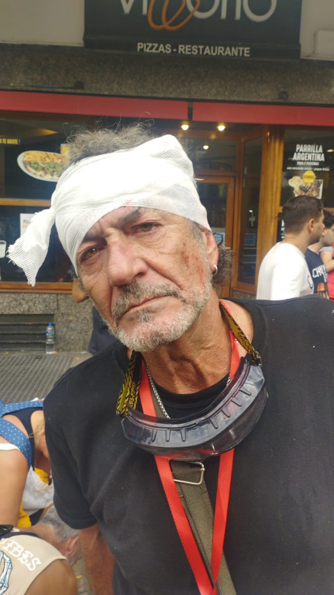 Otro periodista herido: Mario, de Radio Gráfica. Le apuntaron directo a la cabeza