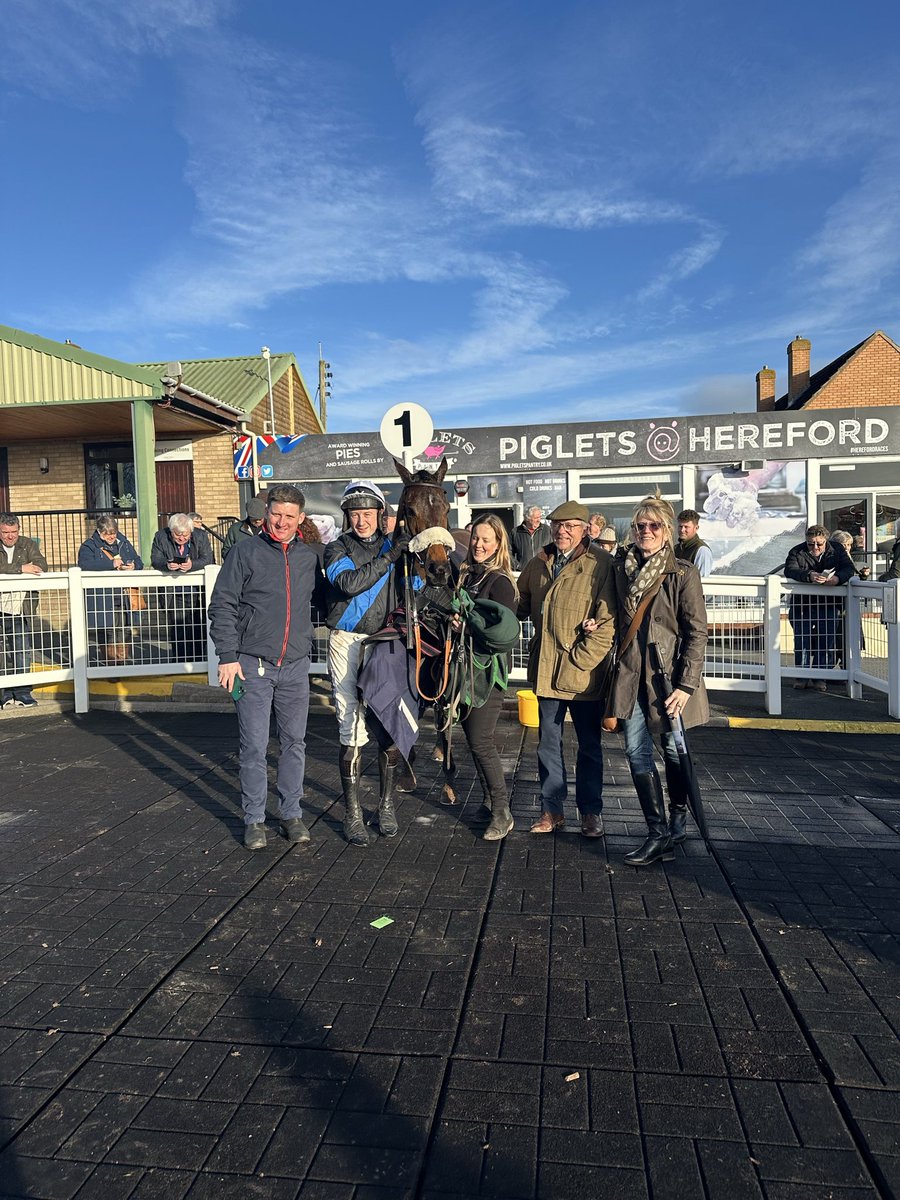 Hereford Racecourse tweet media