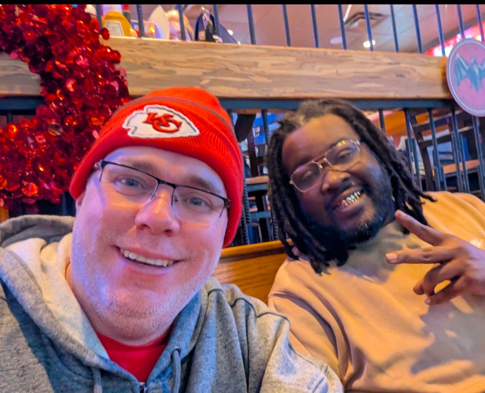 Me and the big fella are back in business tonight. Excited to talk sports with <a href="/BigGsportsGURU/">Call me G 🙂‍↕️</a>