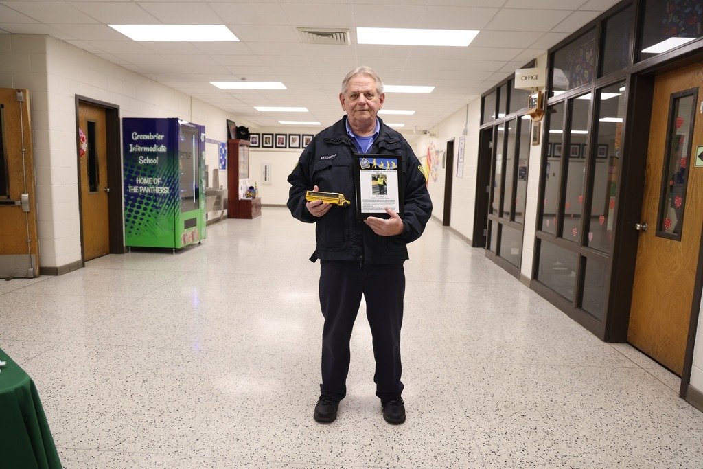 cpschoolsva's tweet photo. Congratulations to Mr. Compton from Greenbrier Intermediate, our Crossing Guard of the Year! 🏆 
Thank you for your dedication to keeping our students safe and starting their mornings with such positivity. We're lucky to have you!🛑

#CPSCelebrates #CrossingGuardAppreciationDay https://t.co/OykAbUiLhJ