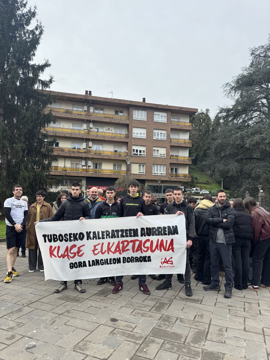 IAS_aiaraldea's tweet photo. Doakiela gure elkartasun osoa borrokan dauden TUBOS REUNIDOSeko langilei.

Borroka da bide bakarra. https://t.co/xe3ohHNASu