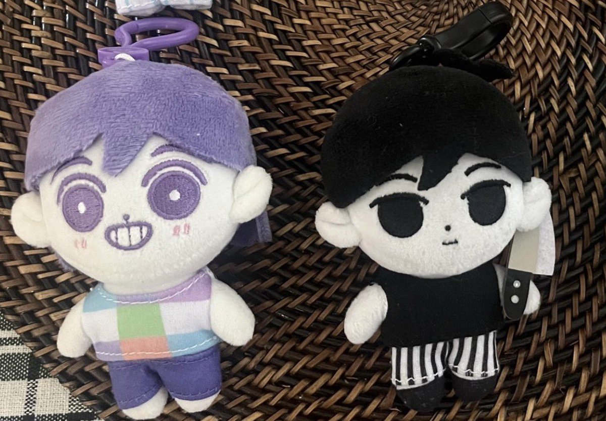 Day 281🧡
~
NEW KEYCHAINS!?
#omorisuntan #omorisunkel #omoriomokel