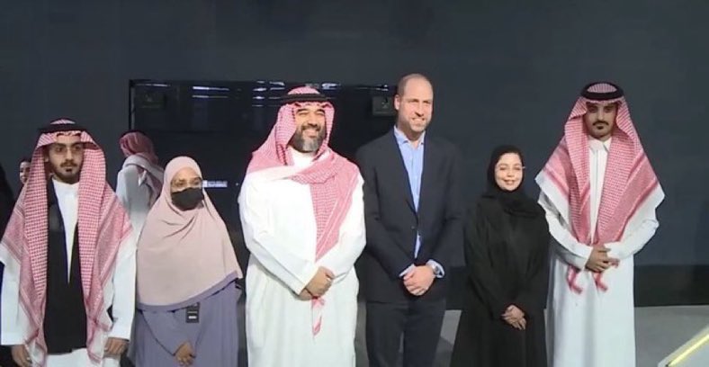 السبب قزامة البنات عندنا

x.com/luckysoso369/s…