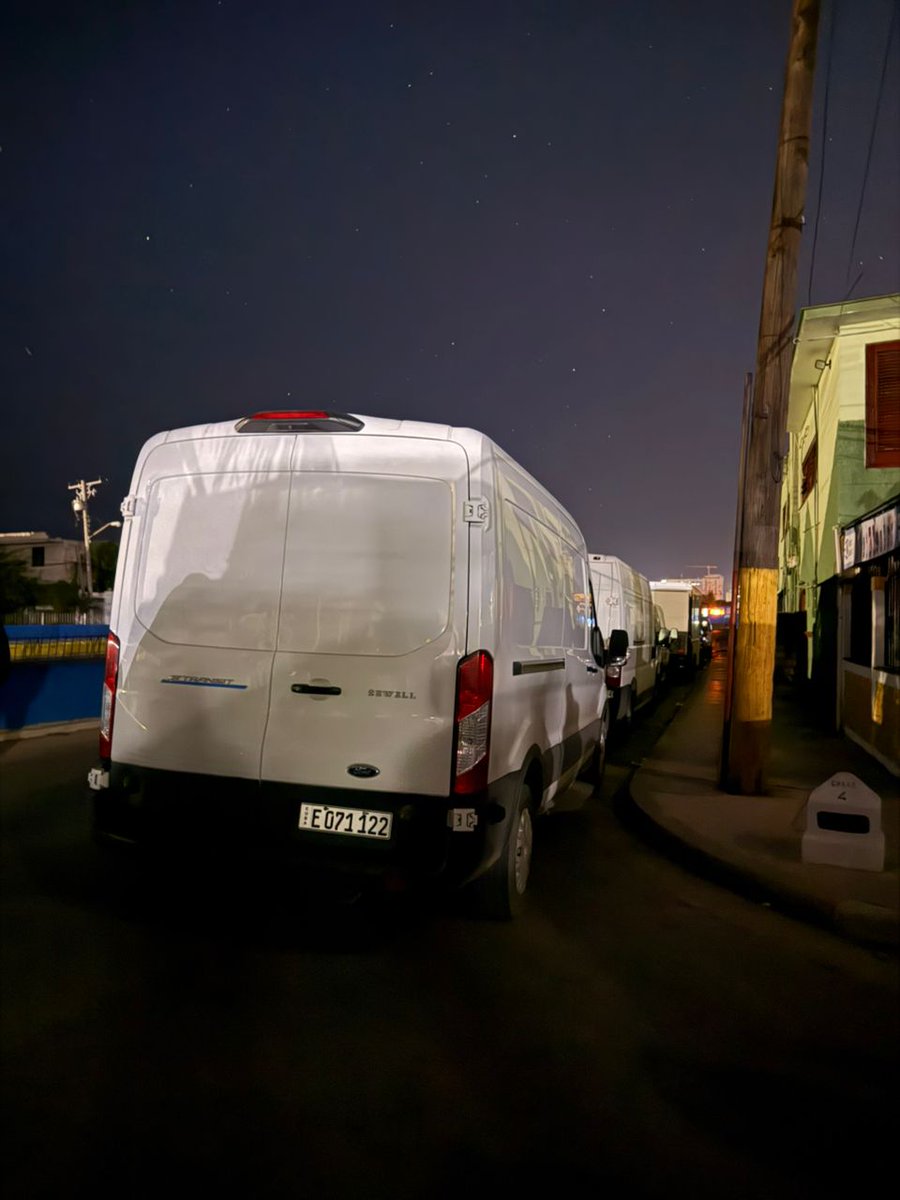 🇺🇲🇨🇺 ⛽ EEUU usa en Cuba el MISMO COMBUSTIBLE que persigue y bloquea 

Personal diplomático de EEUU en La Habana llena sus tanques de combustible cada día, con prioridad de compra a las reservas gestionadas meses atrás por el propio gobierno cubano, a pesar de que Trump bloquea