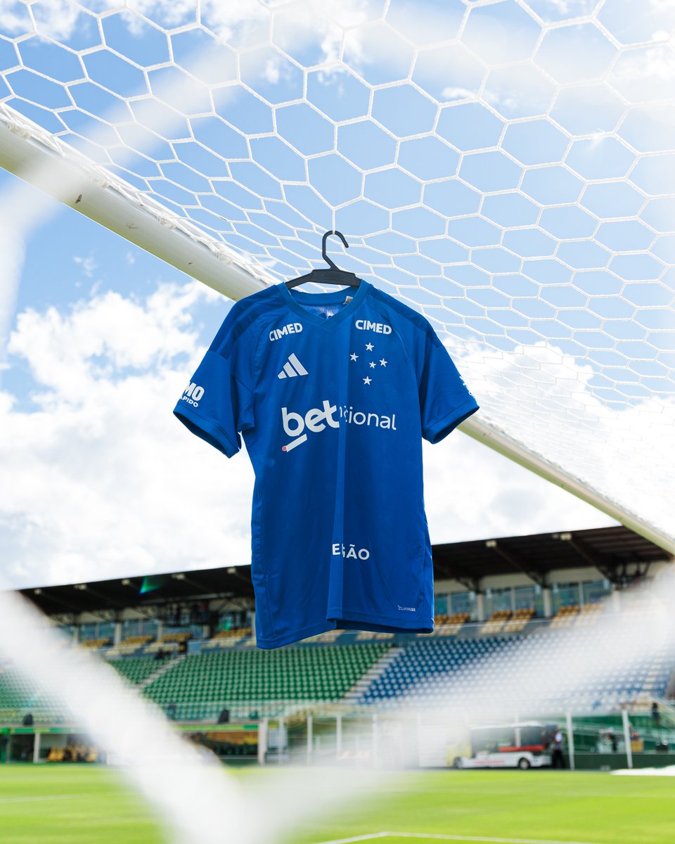 Cruzeiro's tweet image. Hoje tem Cruzeiro em campo pelo Brasileirão! Vamos em busca dos três pontos! 🦊💪

📸 Raphael Marques / Cruzeiro

#MFCxCRU #PáginasHeroicas