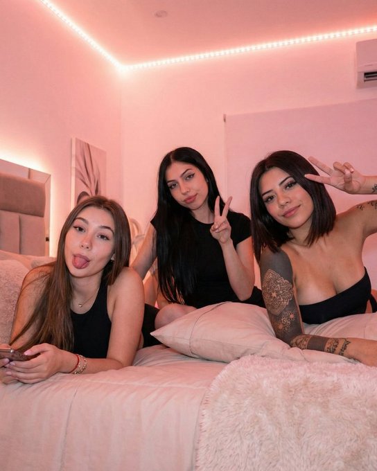 A n n a ♡ tweet media