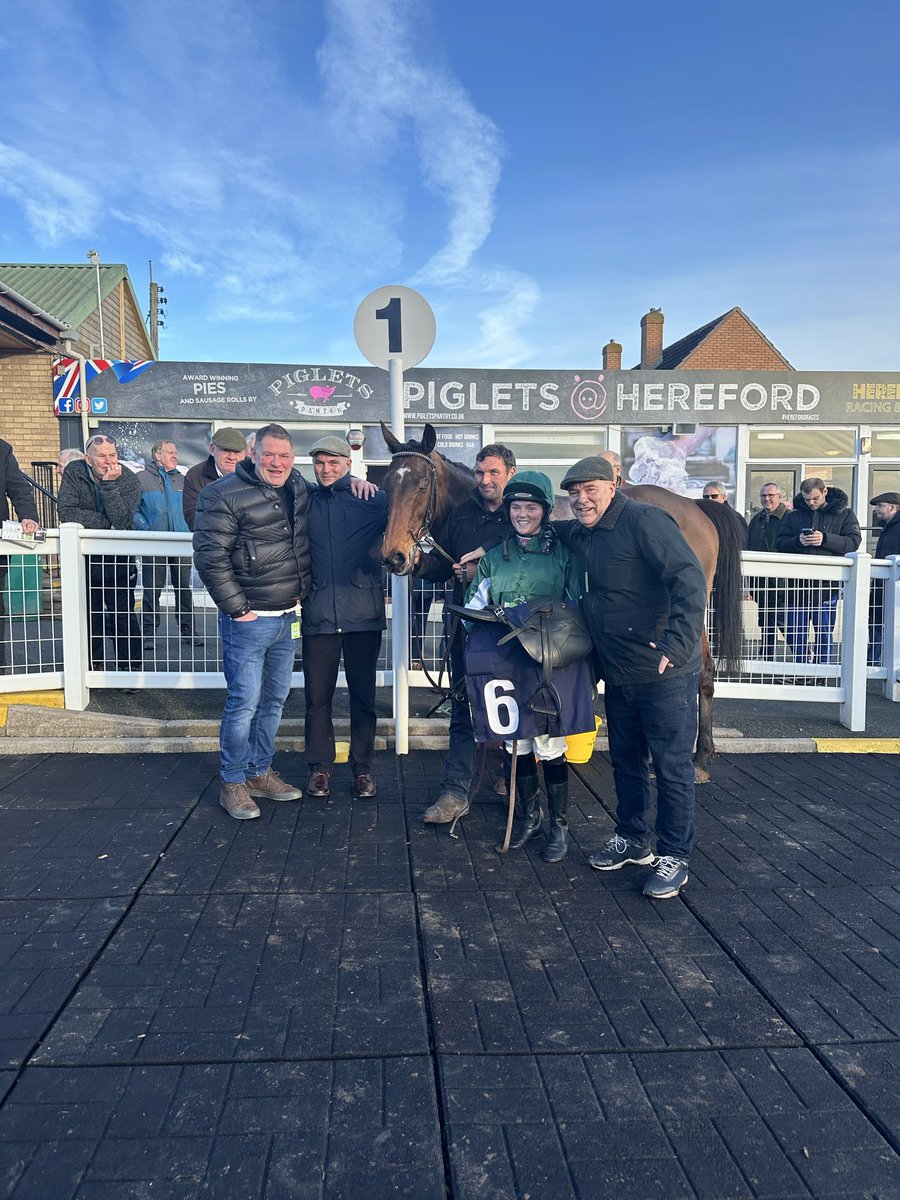 Hereford Racecourse tweet media