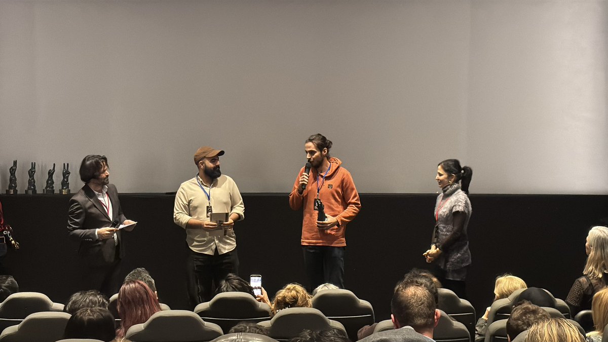 Eski Sevgili, Altın Başak Film Festivali’nde En İyi Belgesel Ödülü’ne layık görüldü. Emeği geçen herkese teşekkürler 🎞️