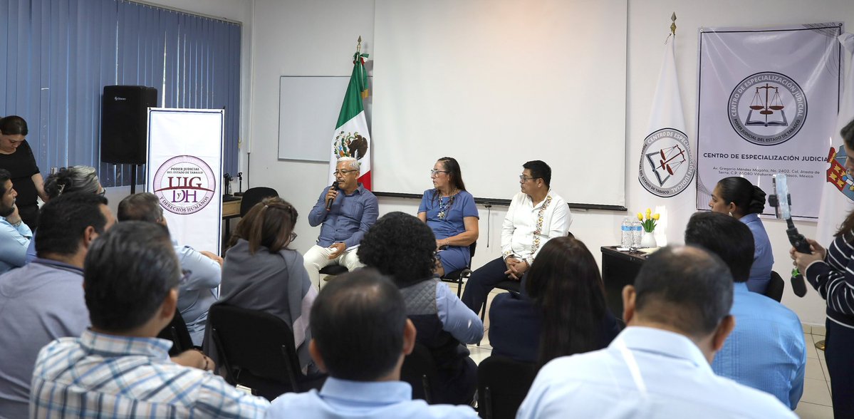 Con motivo de los festejos por el aniversario de la Constitución mexicana, el Tribunal Superior de Justicia (TSJ), realizó el conversatorio “Derechos Humanos y Constitución”, dirigido a magistradas, magistrados y abogados. En representación del titular del Poder Judicial, Carlos