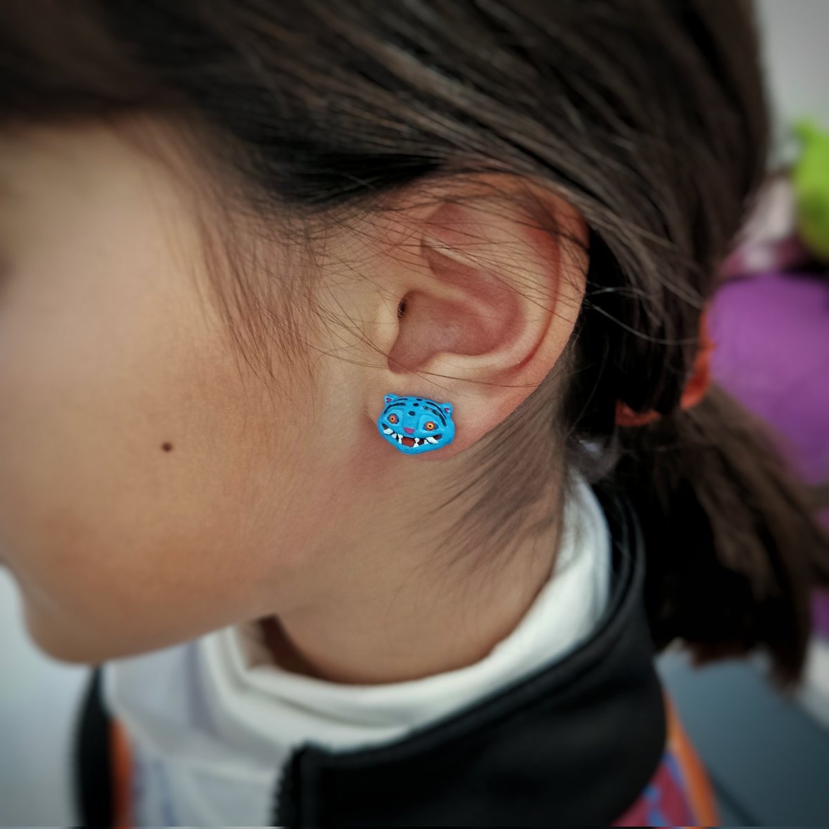 Victor_bf85's tweet photo. Papá y si...hacemos unos #pendientes del tigre de #lasguerreraskpop , pues claro hija!

#huntrix #demonhunter #earrings @Sakata3D @Artillery3d1 @vallejocolors #3dprint https://t.co/JA4WkdI0Kz