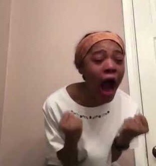 VOCÊS SABEM QUEM ESTÁ LIVRE DO CÂNCER??????
A MINHA ESPOSAAAA PORRRRAAAAAAAAAAAA