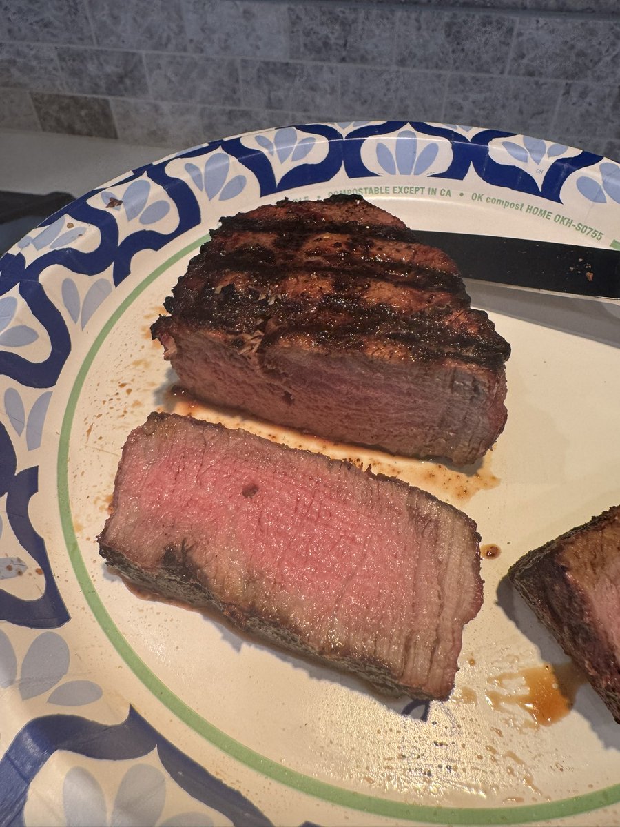 Zirksee🍽️ tweet media