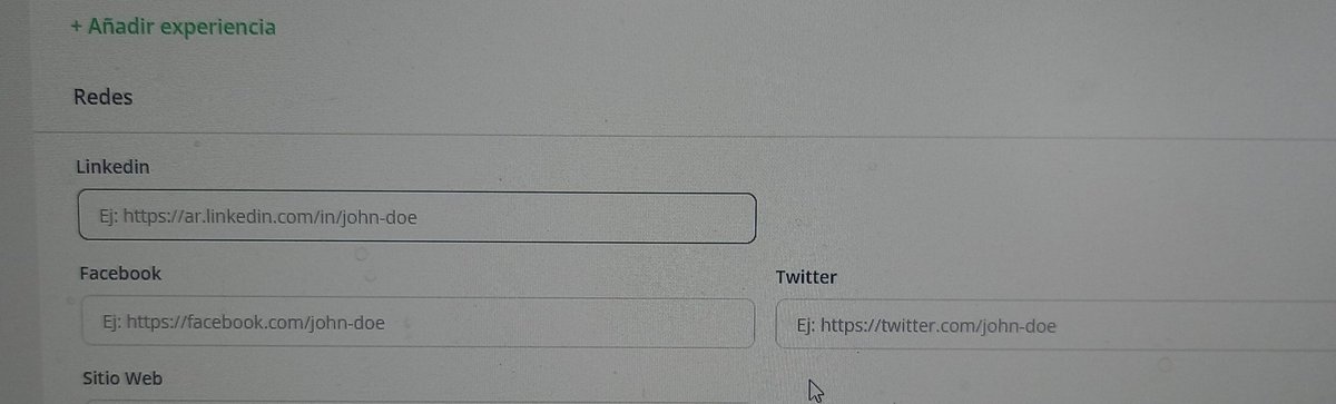 quise tirar CV para trabajar de diseñadora en reconocido diario y me hace poner el link a MI TWITTER ?????? ESTAMOS TODOS LOCOS????