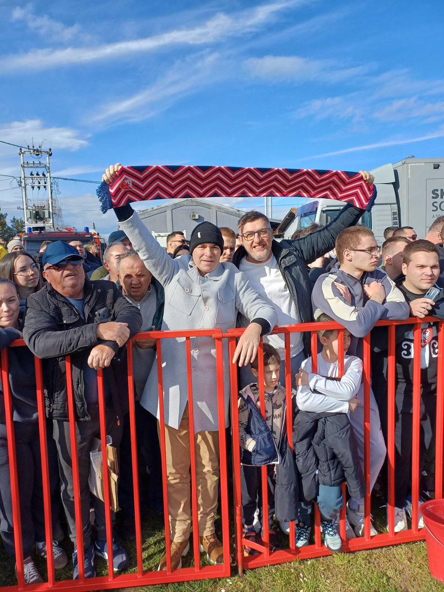 79Nikola's tweet photo. Zvezda se voli svakoga dana... https://t.co/tgTrFsQQI7