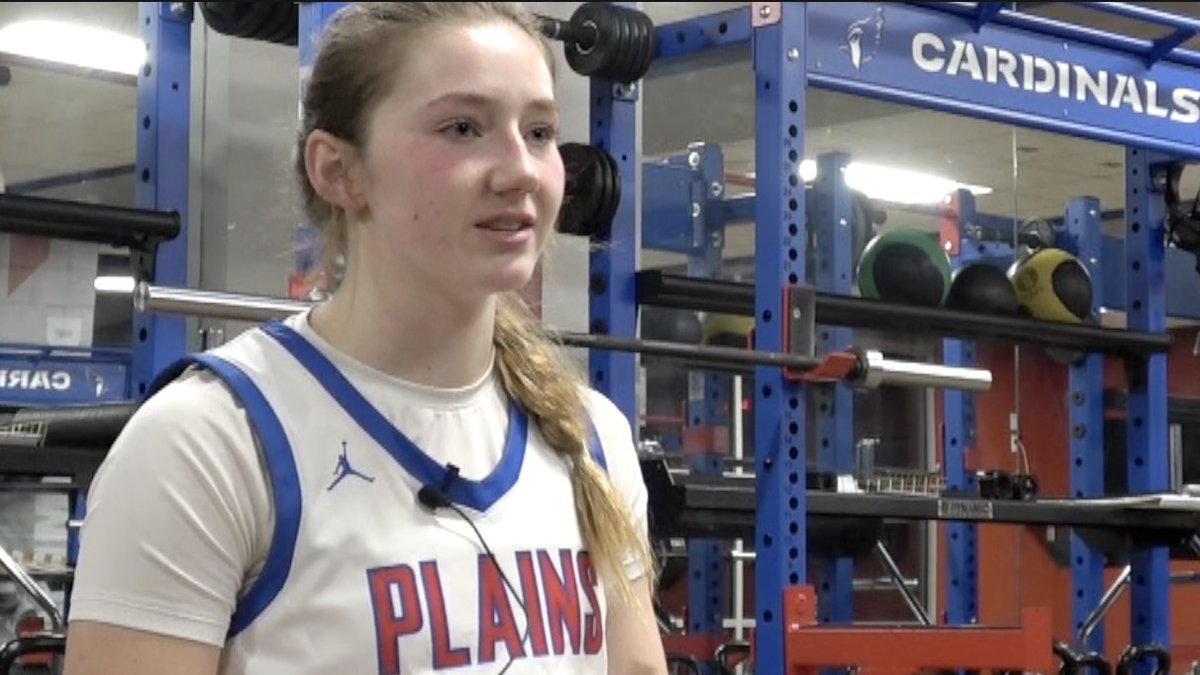 Channel1450com's tweet photo. PREMIUM: The Season – Pleasant Plains Girls Basketball Episode Three (Facing Adversity &amp; the Family Dynamic)

The first loss of the season &amp; what they’ve learned from losing to Washington &amp; O’Fallon and playing a competitive game against Civic Memorial.
https://t.co/XO0fTYWVdg https://t.co/tJREXUxIdU