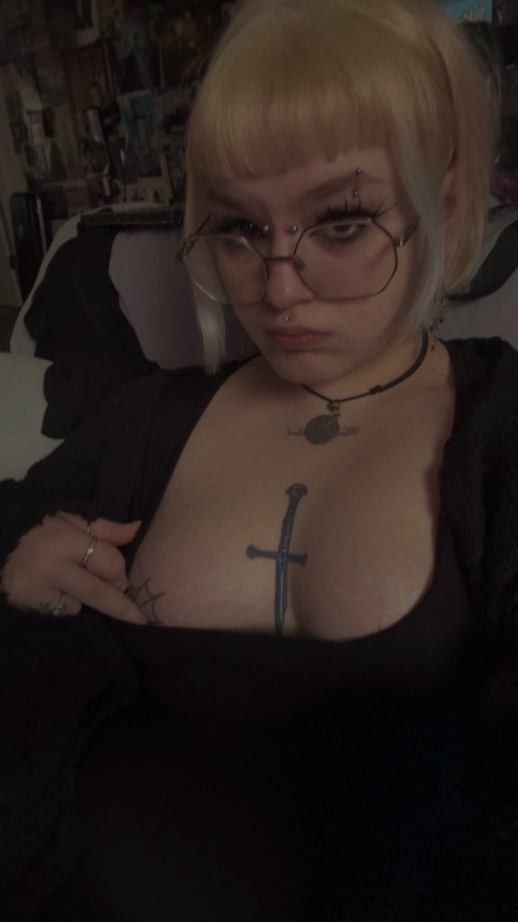 ☆ 𝕲𝖍𝖔𝖚𝖑 ☆ tweet media