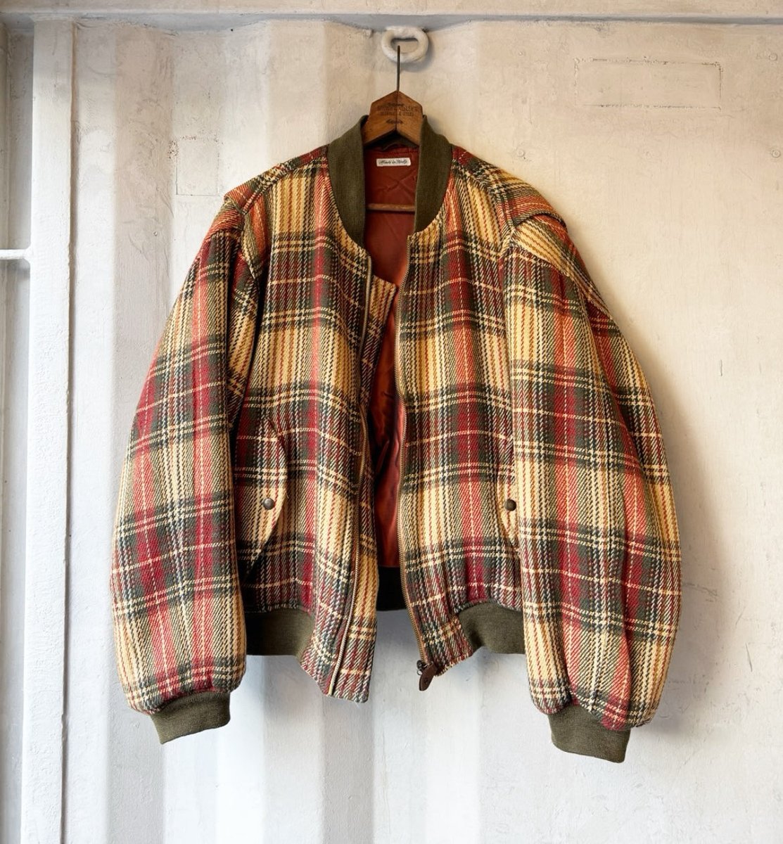 pinkskysyre's tweet photo. 1980s emporio armani jacket https://t.co/s4nH914KR0