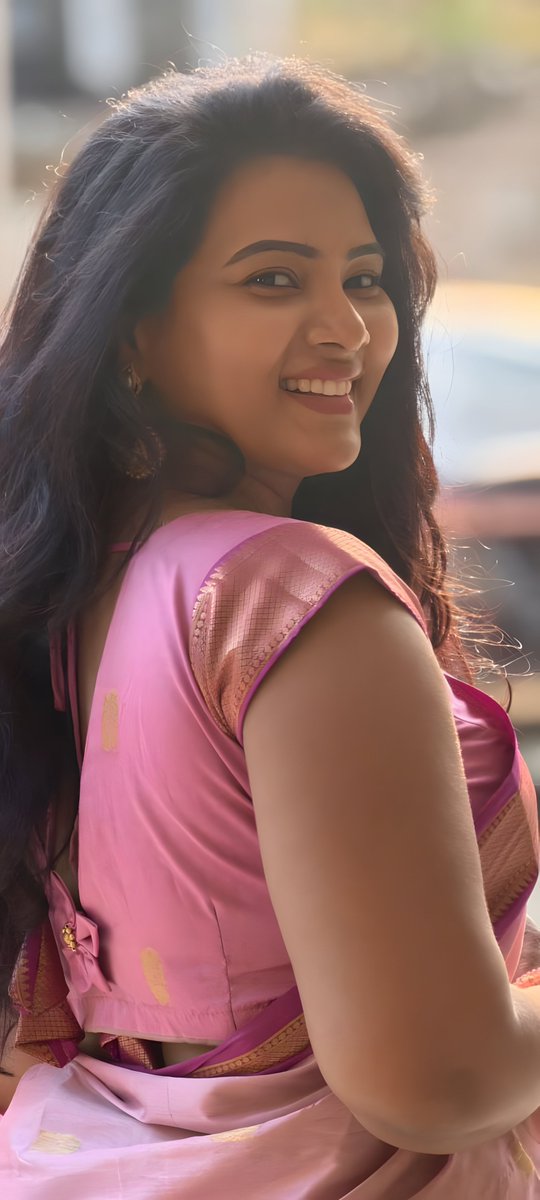 PVeerapandi's tweet photo. "புன்னகை பூத்த பொழுது உலகமே ரொம்ப அழகு ஆகிடும் 💕✨ #PinkMagic #DhivyaDuraisamy" HD https://t.co/Ny6VsgFhs6