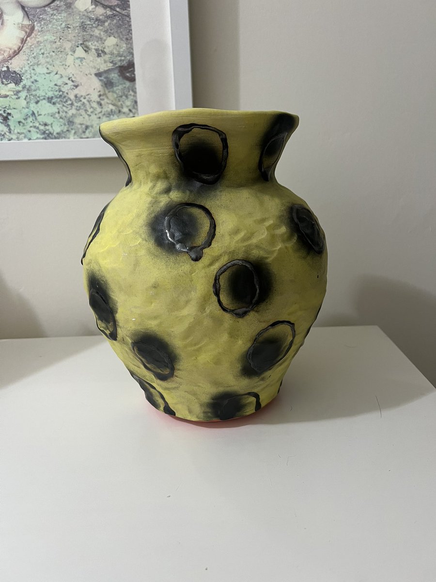I had a ceramicist fabricate the vase I dreamed I drew, I am ecstatic