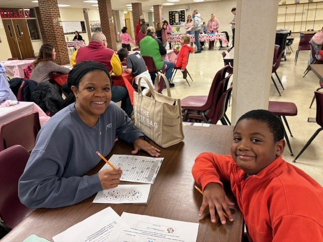 AbbeyJBolton's tweet photo. 3rd Grade Family Night + We ❤️ Math Night was a HUGE hit! 🎉📚➕ So proud of our students and grateful for the amazing families who came out to learn, laugh, and celebrate math together. 💙✨
#WeLoveMath #DaveyDragons @KentSchools https://t.co/hBbOvtIp43