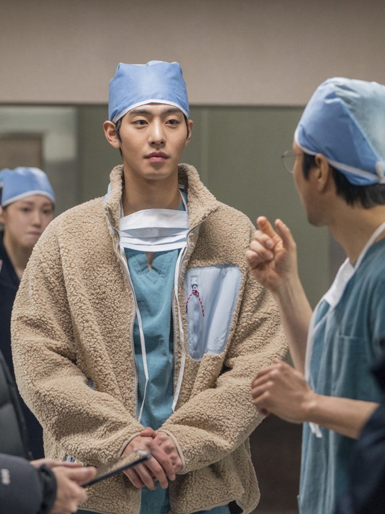 That’s why the jacket felt so familiar... It took me a while to remember where I’d seen it, but of course it was him wearing it before 😭🩵