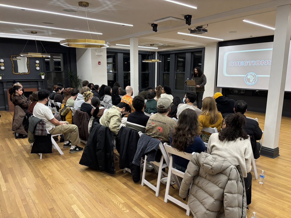 Abbas_Muntaqim's tweet photo. I had a great time lecturing at Northwestern University last night. It was a great turn out and we had a dope question and answer session after that went nearly an hour! I’m looking to bring this lecture to other campuses and community organizations, so tap in! Educate to liberate! Free the land!