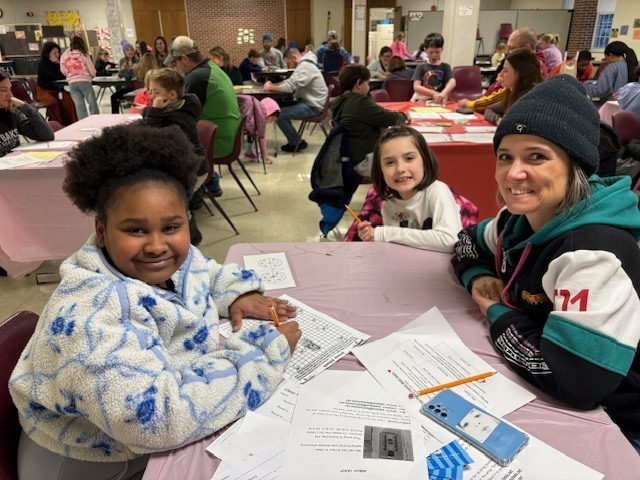 AbbeyJBolton's tweet photo. 3rd Grade Family Night + We ❤️ Math Night was a HUGE hit! 🎉📚➕ So proud of our students and grateful for the amazing families who came out to learn, laugh, and celebrate math together. 💙✨
#WeLoveMath #DaveyDragons @KentSchools https://t.co/hBbOvtIp43