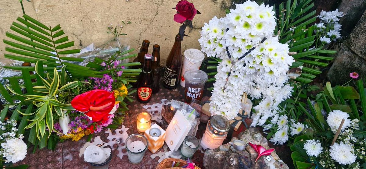 TheFreemanNews's tweet photo. LOOK: A few individuals were seen on Wednesday offering flowers and other items at the site in Maria Luisa Village, Barangay Banilad, Cebu City, where young businessman Kingston Ralph Ko Cheng was killed in a hit-and-run incident. 

| via Joy Torrejos #TheFreeman #Cebu https://t.co/Y6xD1KDTy3