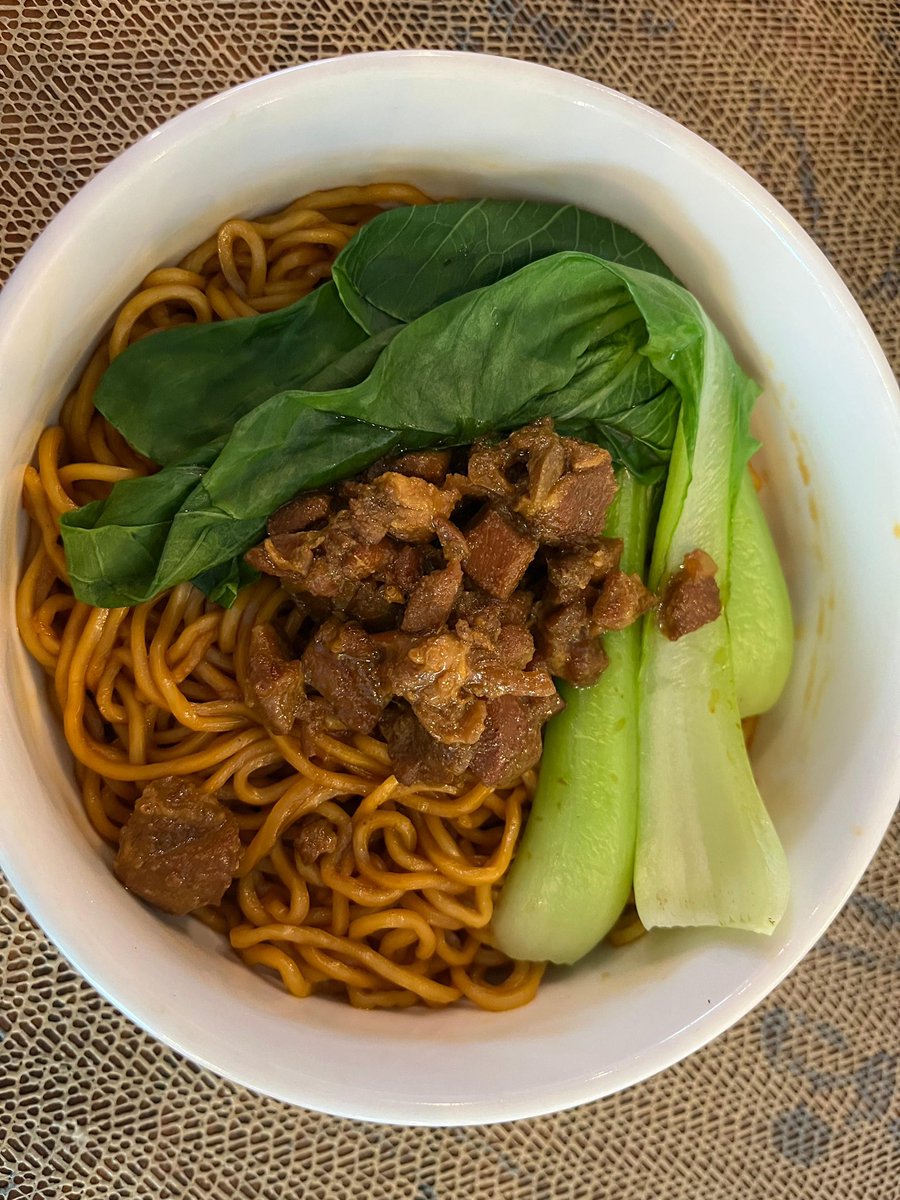 Pagi yang teduh dan sejuk untuk lanjut tidur. Tapi realitanya harus tetap menjemput rezeki. Stay dry and keep productive! Jangan lupa sarapan biar kuat 😊