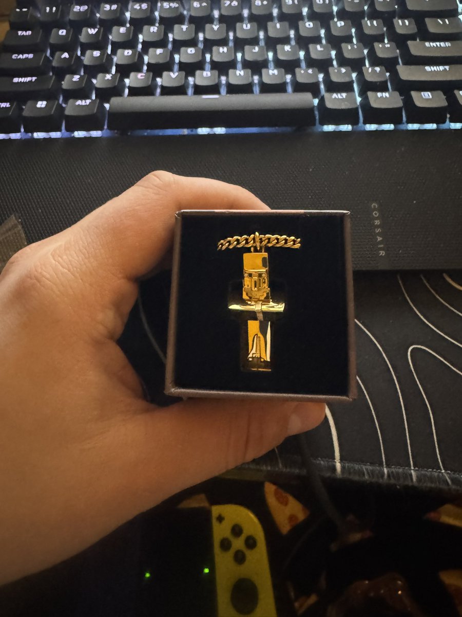 SHE GOT ME A WHOLE ASS CHAIN WITHA VILLAGER PENDANT TYSMSMSMSMSM 🥰🥰<a href="/sealiest/">•</a>