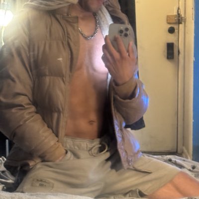 raw_savagebb's tweet photo. Horny looking for a cum filled hole to slide into or to get mine used by tops. #NewProfilePic https://t.co/10lvOyDGHs