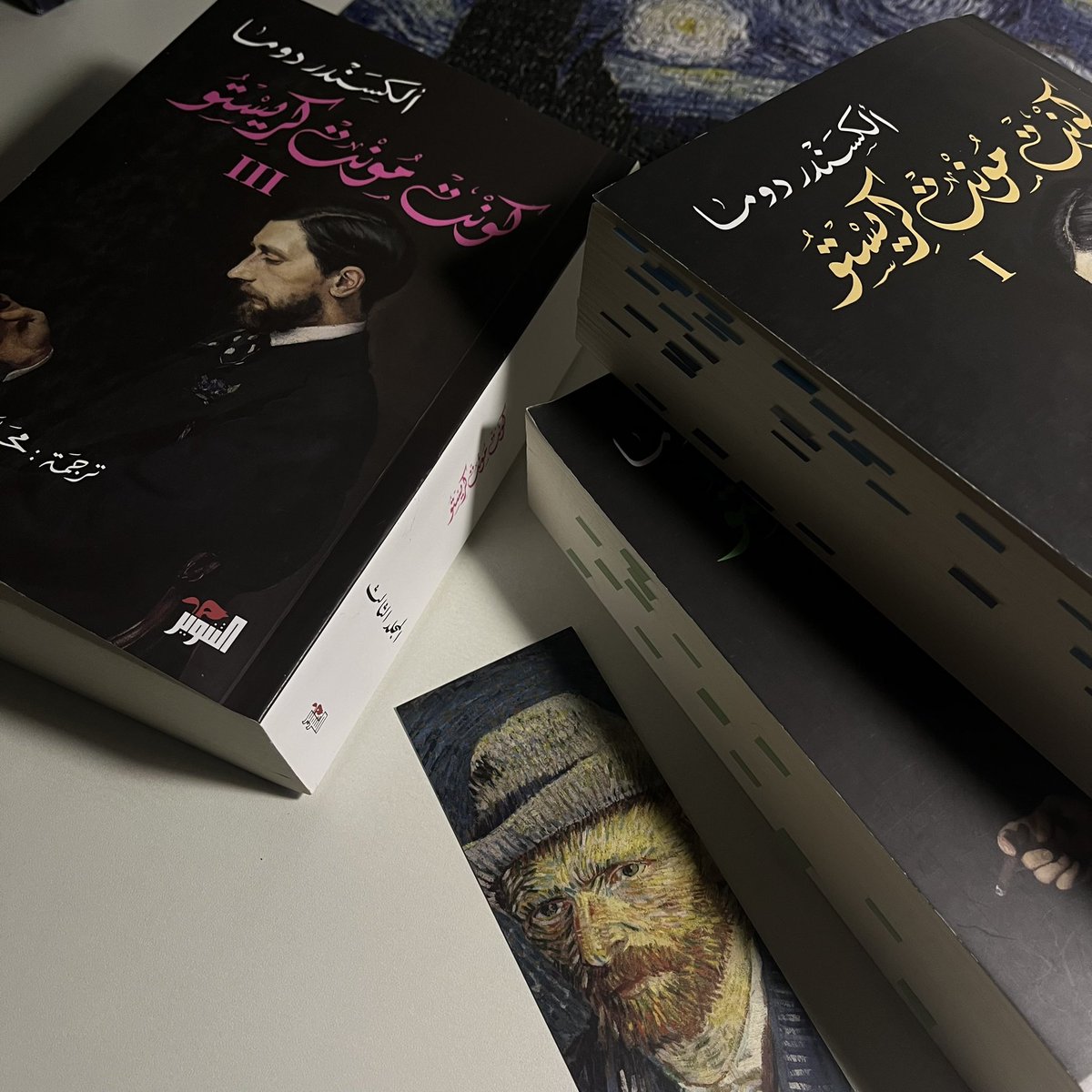 Eili95i's tweet photo. انتهيت من كتاب كونت مونت كريستو✨
زمان ما قريت كتاب يشدني لدرجة ما أبغاه ينتهي، ومن حبي للرواية كنت أشوف المسلسل والرواية بنفس الوقت، لكن للأسف المسلسل مغيرين الأحداث ومخلينه مختصر.
أقترح على اللي لسى يفكر ياخذه ينفذ فكرته بدون تردد.
5/⭐️⭐️⭐️⭐️⭐️ https://t.co/RnoosLK8A7