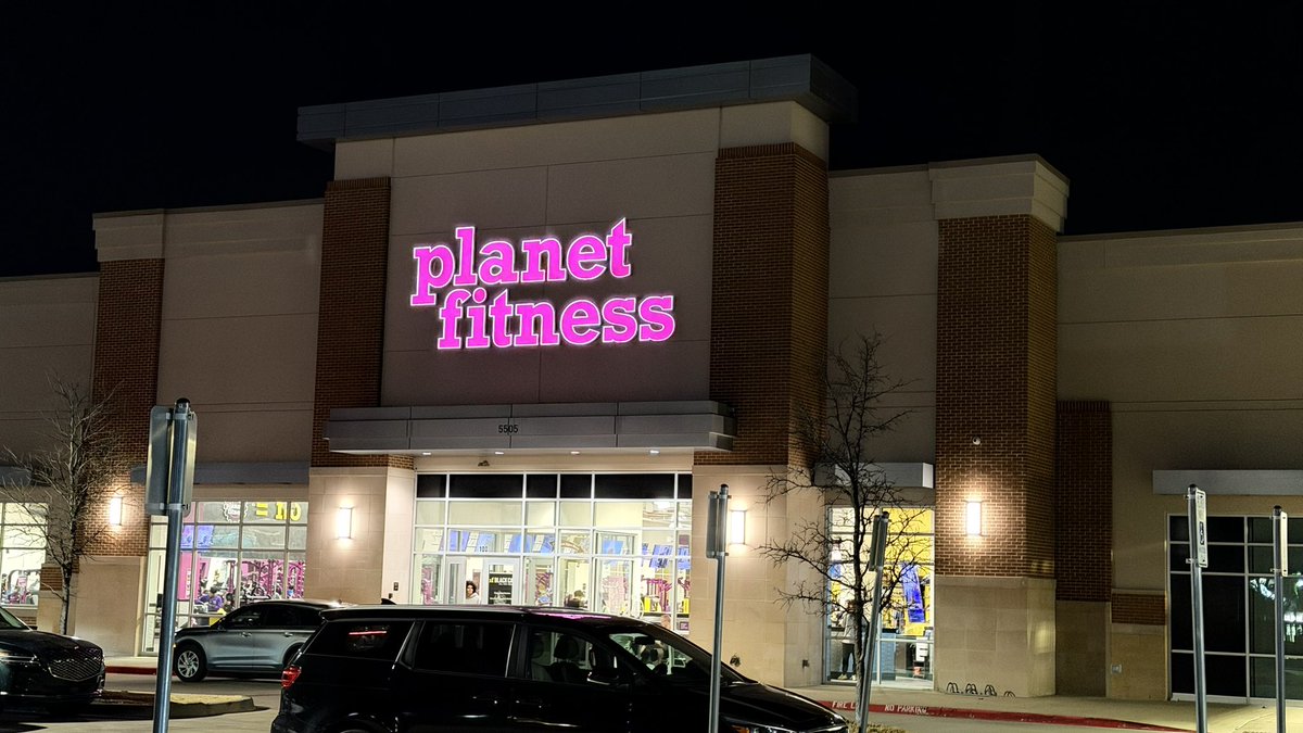 SHSMrFleming's tweet image. Headed out a little later this evening to get that work in… had something else to catch up to… but I did it… pushed… increased… felt good. Looking forward to an exciting adventure this weekend! ❤️ ☀️ 💪 🏔️ #SomethingReal #JustWait #FitLeaders