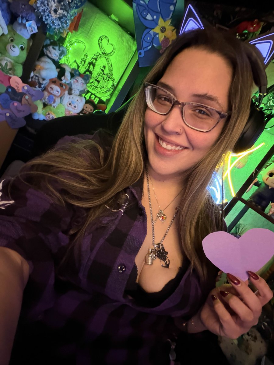 ❤︎⋆˙⊹ ෆ ⊹˙⋆❤︎ Feelin Froggie.. ❤︎⋆˙⊹ ෆ ⊹˙⋆❤︎  twitch.tv/bruised420 #spoilme #getwetsports #BeKinder #DragonsNest #DaddysMisfits #womeningaming #twitchvibes #twitchstreamer #lurkerswelcome