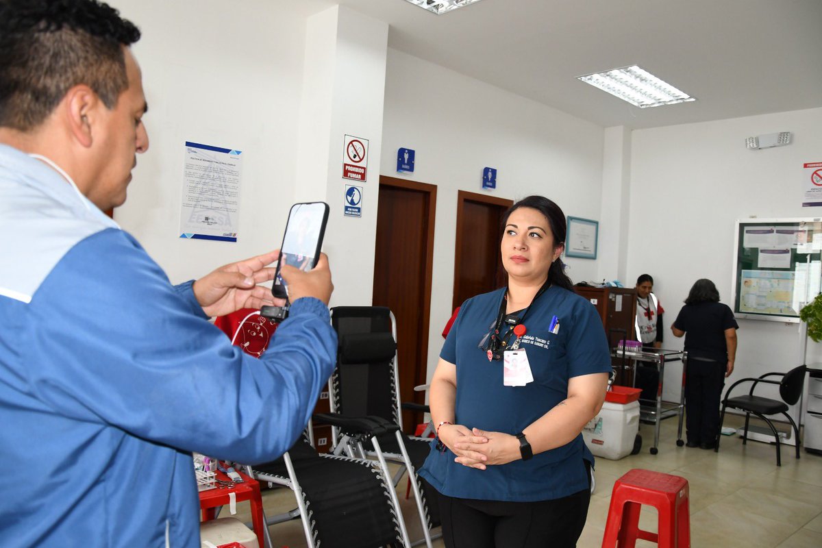 Gracias al convenio interinstitucional, el personal de la <a href="/eerssaoficial/">EERSSAoficial</a> participó en la campaña de donación de sangre junto a la #CruzRojaLoja.⚡️

Agradecemos a cada persona por su solidaridad y compromiso con la vida.

#ReafirmamosNuestroCompromisoPorLaVida