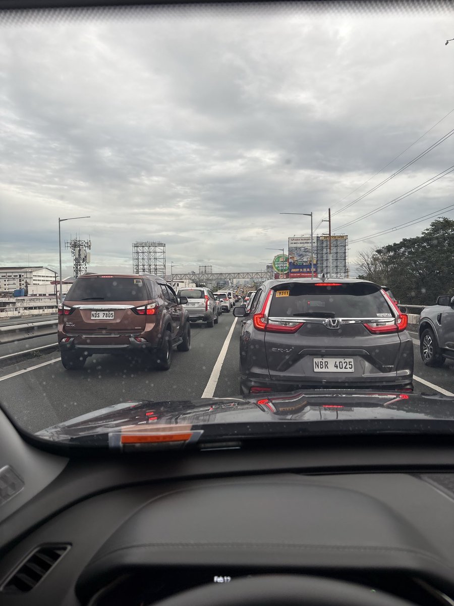 DocGeeyow's tweet photo. Morning traffic 😕 https://t.co/Q7CEEbJcnC