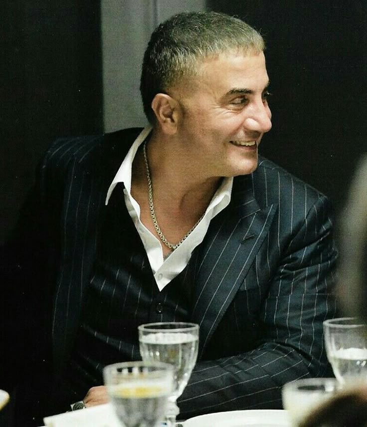 Madem Hamburglu Sezai, Necati arabacı, alın Cihangir Ceyhan'ı diziye Reis Sedat Peker olarak şov yapsın izleyin (ceylanıda öldürün aok) 
#Yeralti #Bozo #HaydarAli #Ceylan #sultan