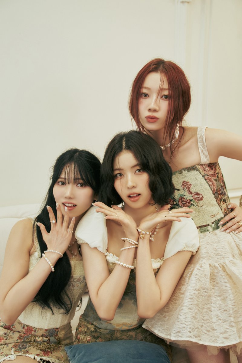 2025.03.18 - 2026.02.12

IS:SUE 4TH SINGLE
┃𝗣𝗛𝗔𝗦𝗘┃
2026.01.14 Release

4TH SINGLEでは
またひとつ IS:SUEの新しい魅力を
お届けしました！

IS:SUEのカムバックを
誰よりも近くで支えてくださった
REBORNのみなさんありがとうございました！

#ISSUE_REBORN
#ISSUE #이슈
#PHASE