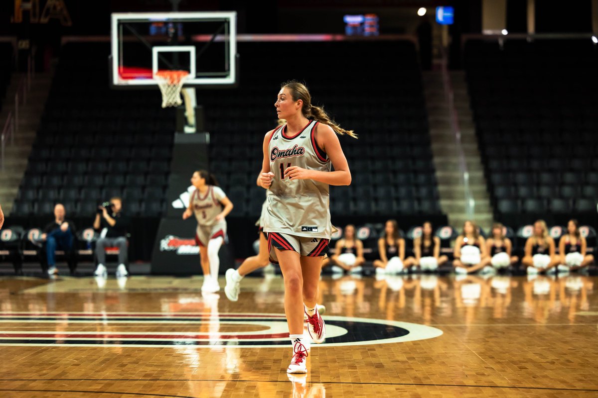OmahaWBB's tweet photo. And with that, Avril Smith has her 300th rebound

#ForThe402 https://t.co/KV8MkKXpX7