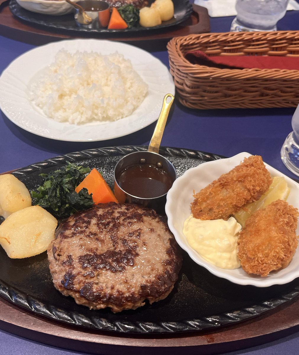 おはよおおおおお☀️☀️☀️☀️☀️

東京に家族が来てるから、めっちゃ色んなとこ行ってるよ✨️✨️

住むのと観光するのでは全然見えるものが違ってて面白い🏙🏙🏙

⬇️美味しいハンバーグとカキフライのごはん