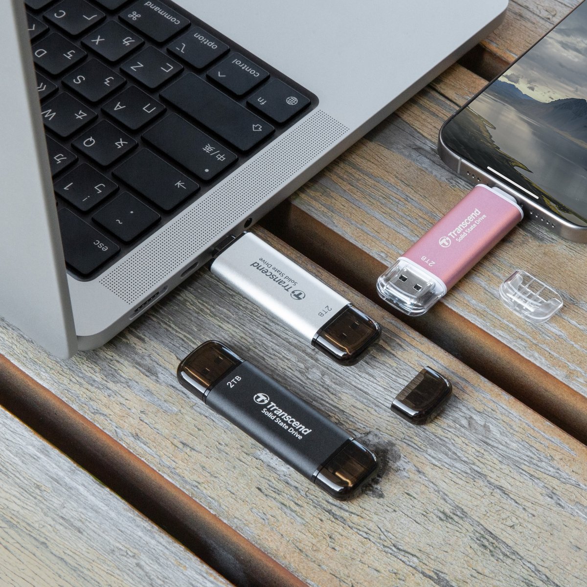 #USB 같지만 #SSD 입니다! 
초소형, 초경량, 압도적인 속도의 #외장SSD ESD310

블로그에서 확인하기>>>blog.naver.com/transcend_kr/2…