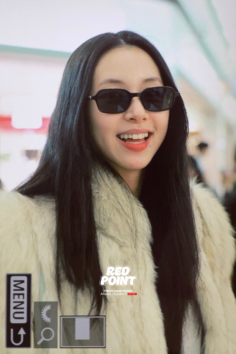 RED POINT💋. tweet media