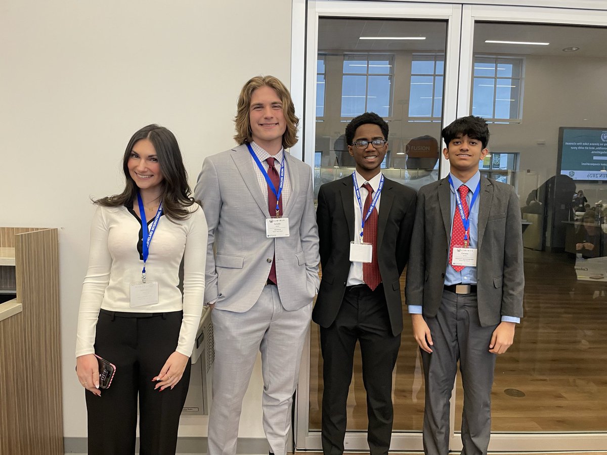 HaynamNation's tweet photo. Revere’s Model UN team on their first night at the Cleveland International Model UN Conference (CLEIMUN). @RevereLocal https://t.co/8iRinvbeGn