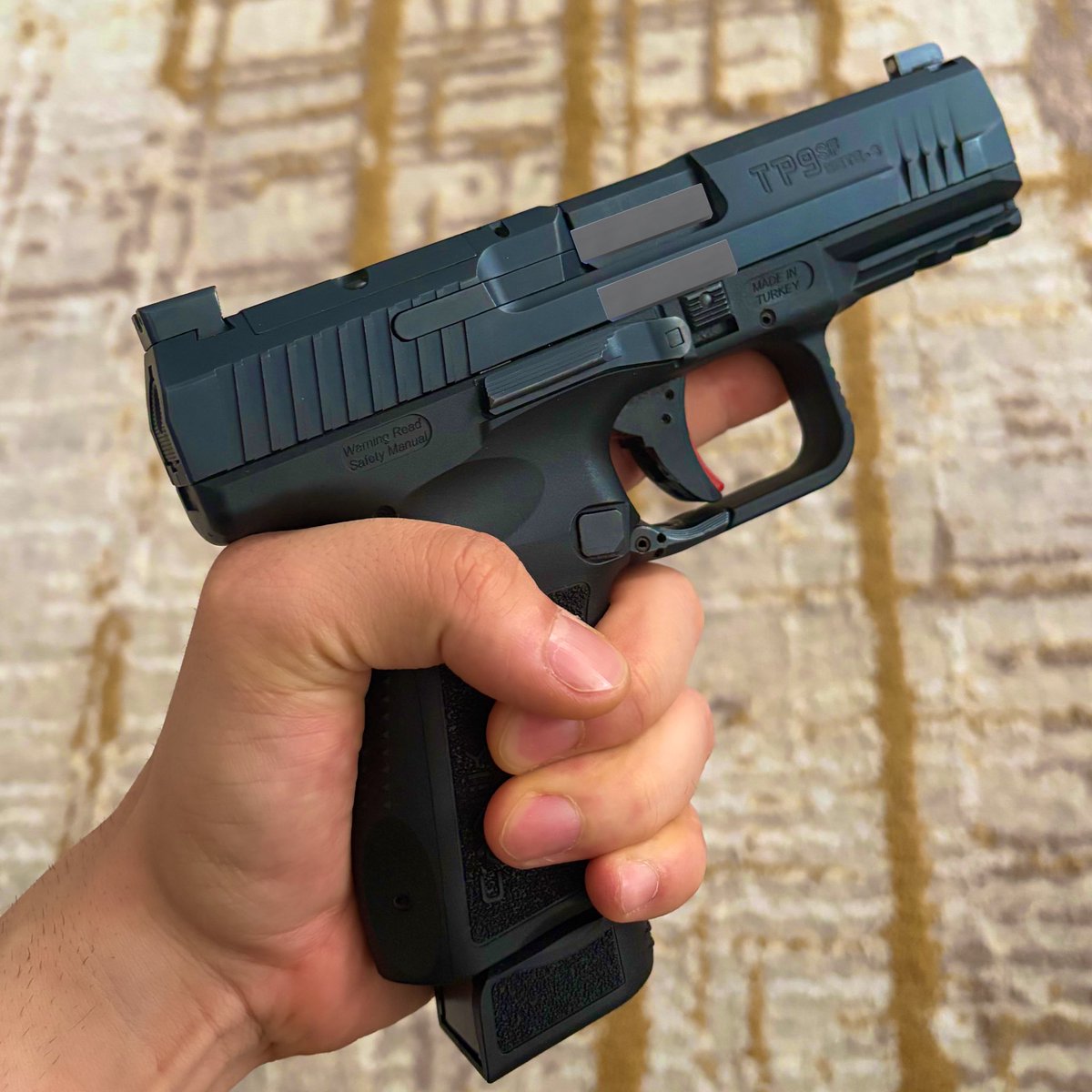 kolaytweetler's tweet photo. canik tp9sf elite (w extended magazine)
origin country: turkiye
caliber: 9mm
18 rounds 
810gr. with empty mag.
fiber reinforced polymer frame https://t.co/JXCNYDoQf0
