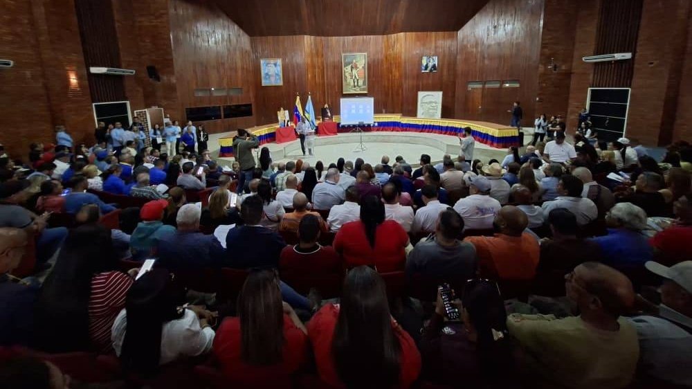 Asamblea_Ven's tweet photo. Monagas realizó Consulta Pública de la Ley de Amnistía y Convivencia Democratica.

Con la presencia de sectores económicos, poder judicial, comunas, GPPSB, partidos políticos de la oposición, gremio de abogados, comunidades extranjeras... https://t.co/6Xgwnf6zjj