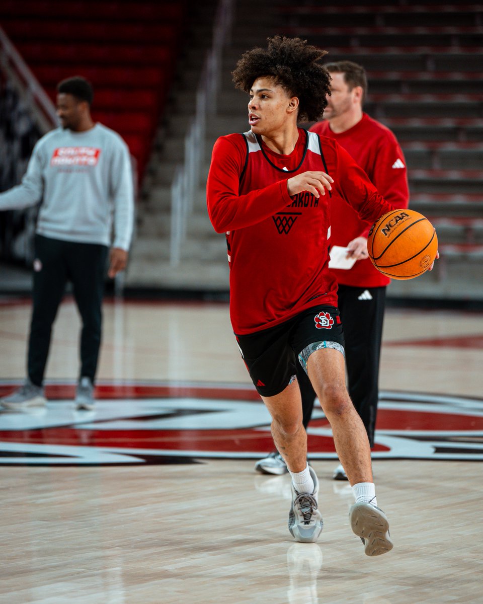 South Dakota Men's Basketball tweet media