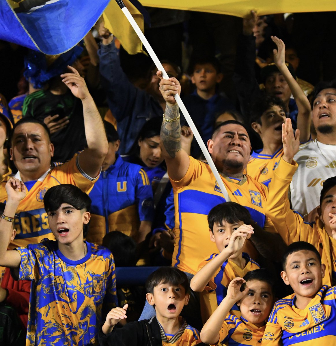 Partido entre semana y la barra a reventar, además alentando con algunos menores de edad en la tribuna, cosas que en la <a href="/LigaBBVAMX/">Liga BBVA MX</a> no se puede hacer, bien por <a href="/TheChampions/">Concacaf Champions Cup</a> y <a href="/TigresOficial/">Club Tigres 🐯</a> que permite que esas cosas sucedan.