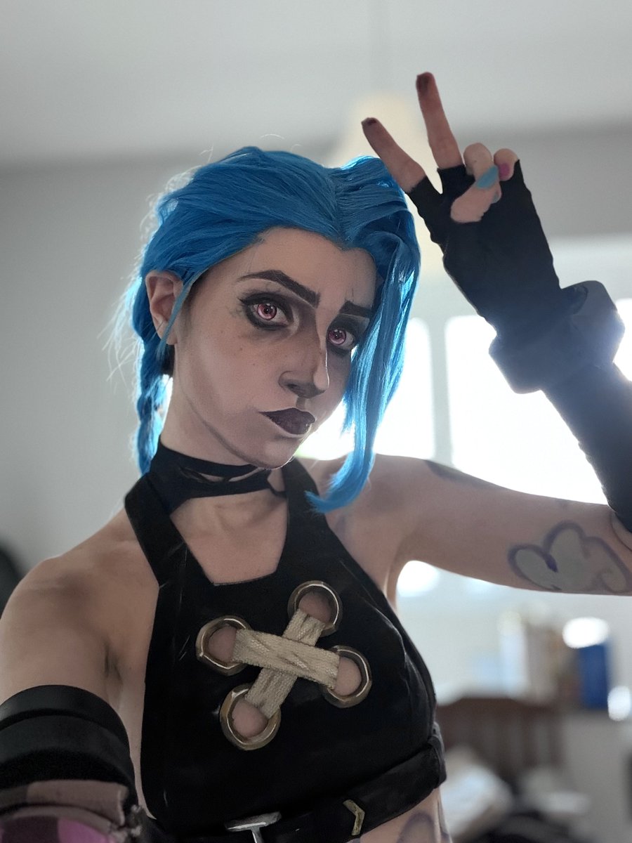 martycipher's tweet image. support real cosplayers instead of ai