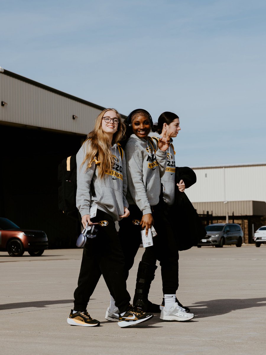 MizzouWBB's tweet photo. Business trip ✈️

#MIZ x #OurZou | #FlyCOU https://t.co/UdrAzRd7ig