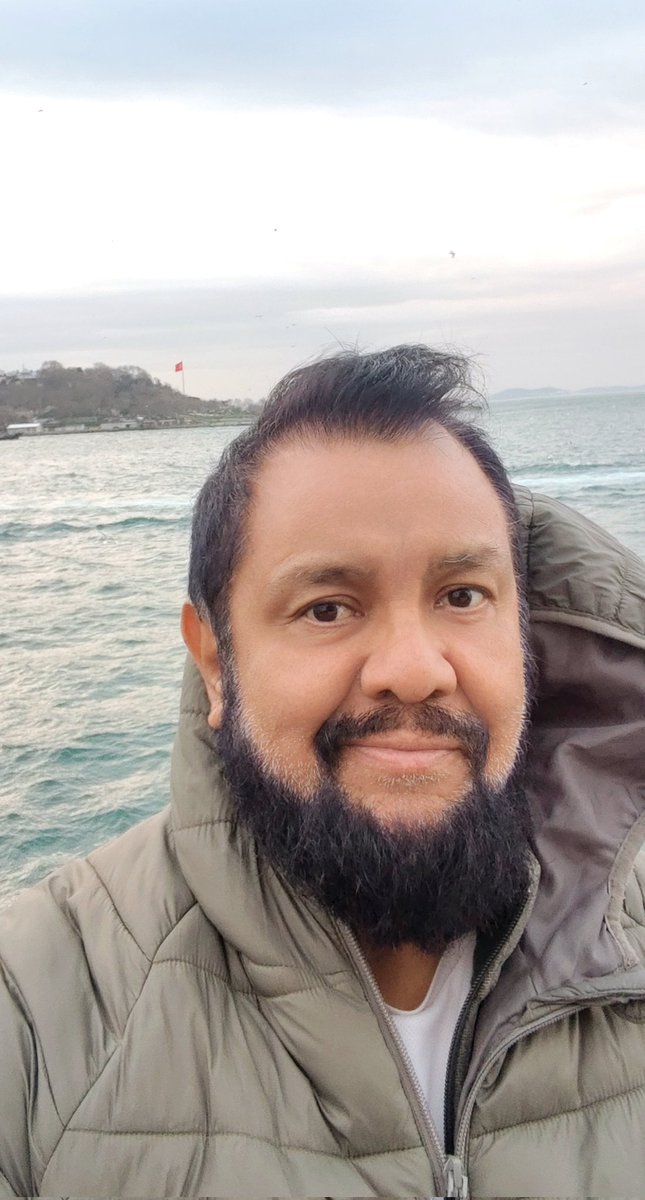 HarmanIl2's tweet photo. Navegando por el Bósforo https://t.co/exRKPHZnB8